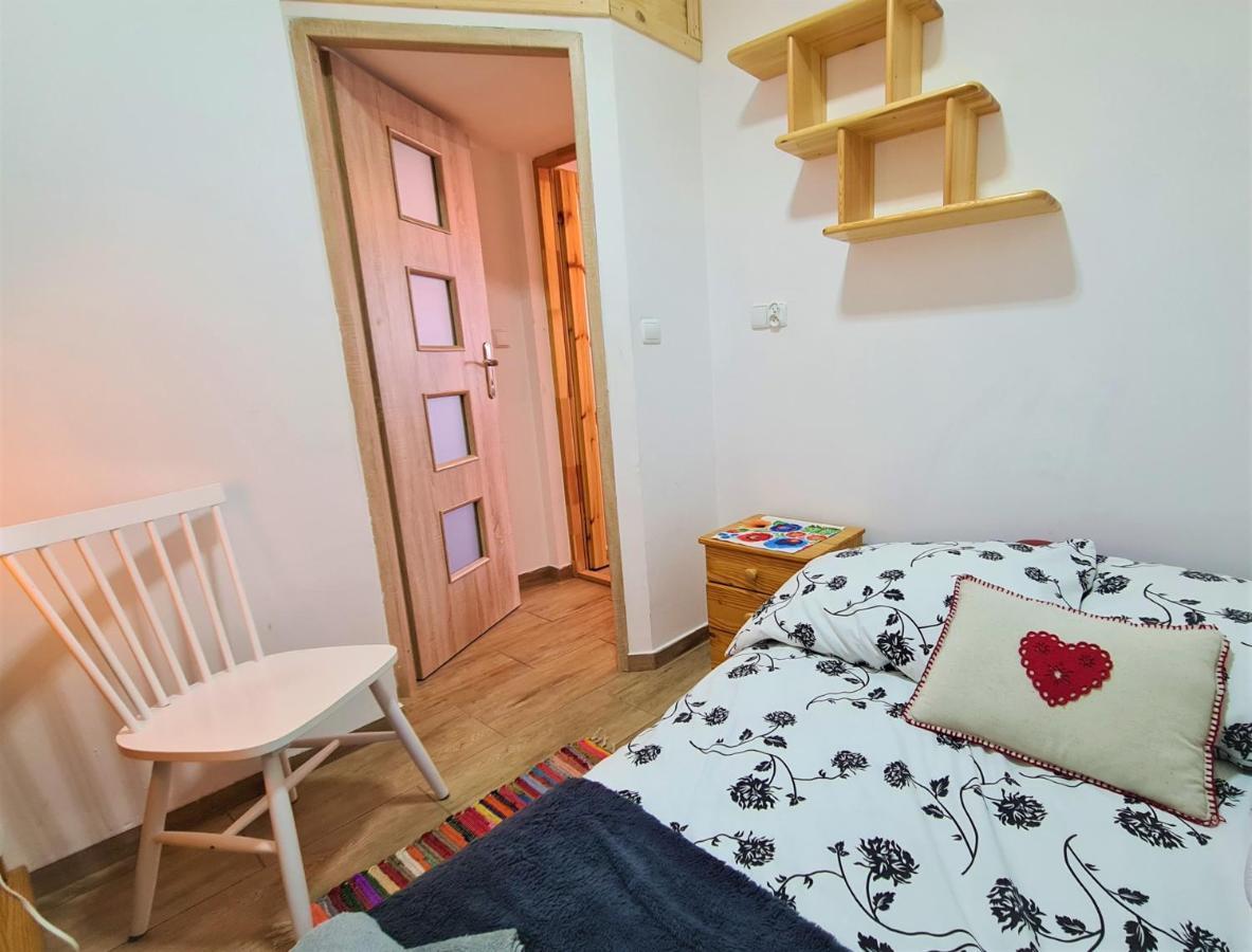 Apartament Z Kominkiem I Wanna อิสเตบนา ภายนอก รูปภาพ