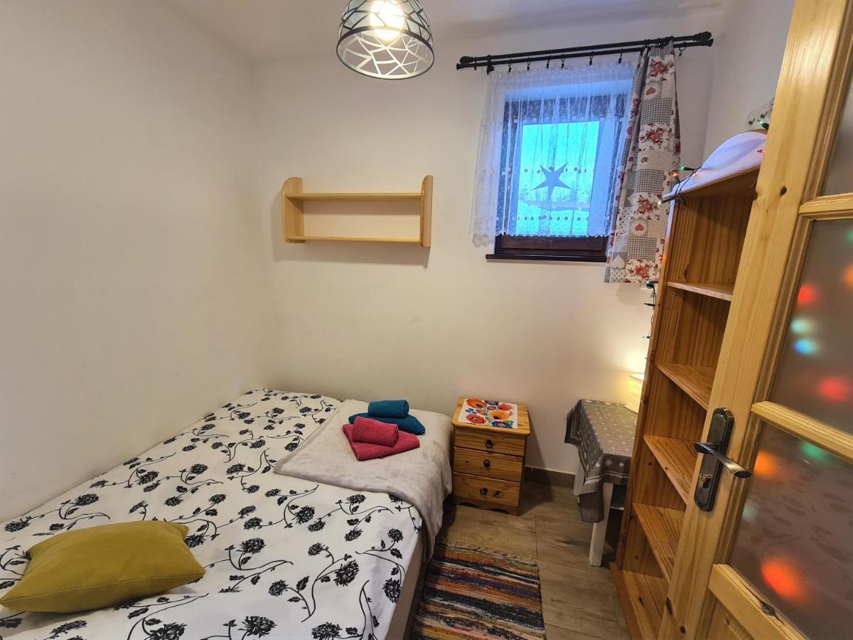 Apartament Z Kominkiem I Wanna อิสเตบนา ภายนอก รูปภาพ